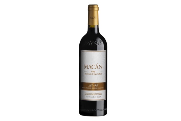 MACÁN 2016